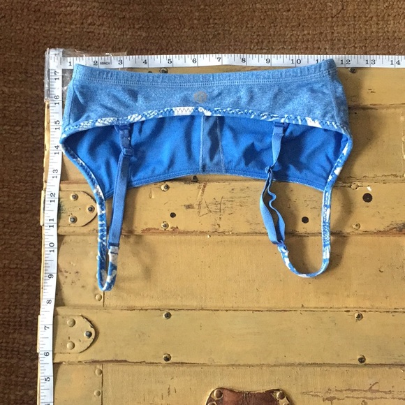 🍋 LULULEMON STRETCH WORKOUT YOGA SPORTS BRA TOP 4 - Picture 2 of 7